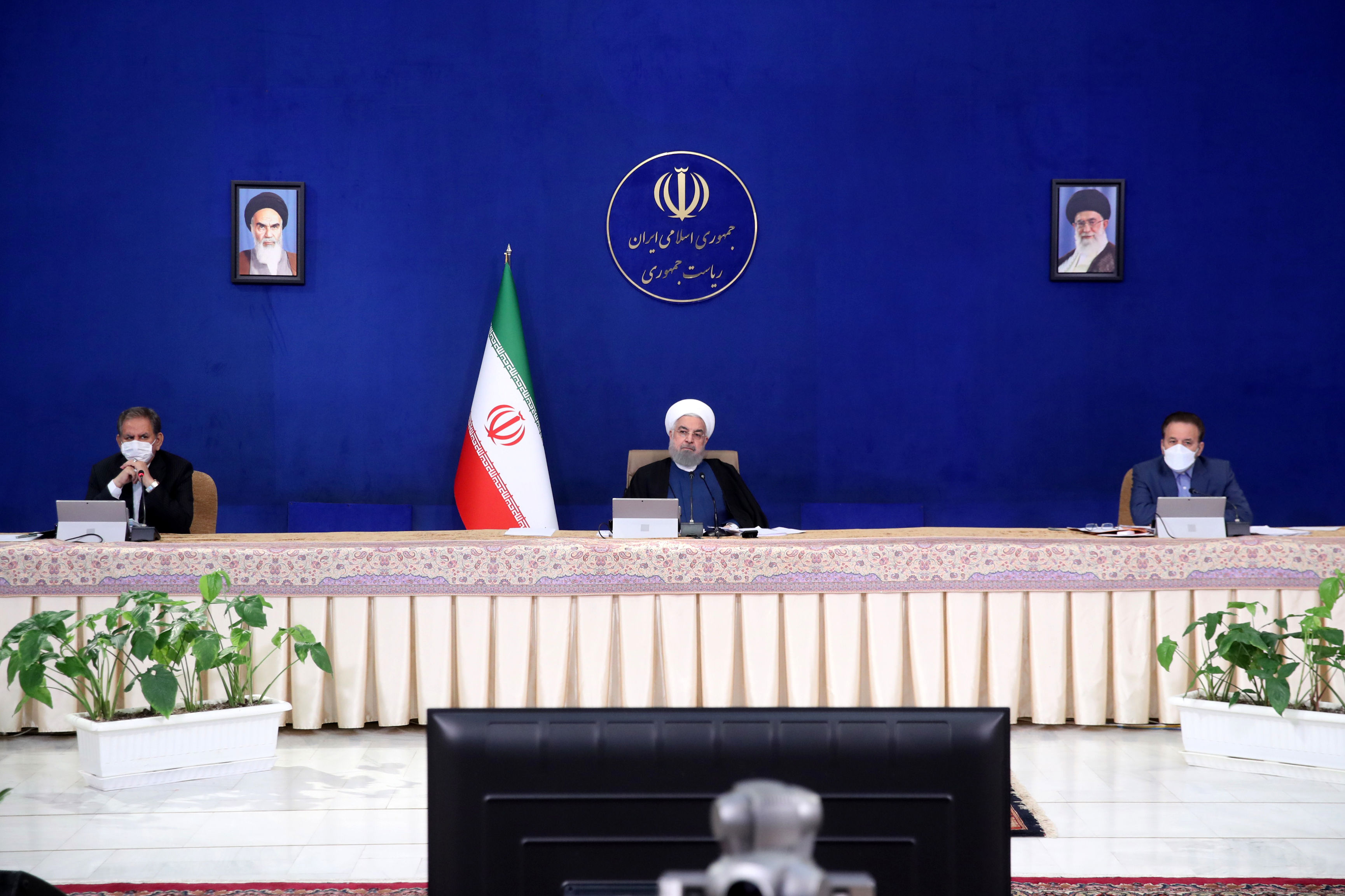 روحانی: آقای صدا و سیما! چرا سوالی درباره جنگ اقتصادی مطرح نکردی؟+ فیلم