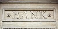 اقدام شرم آور مسئول بانک با مشتری معلول