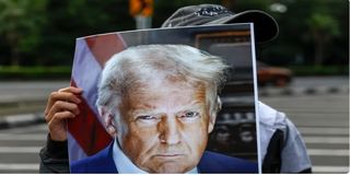 خطر جنگ مستقیم ایران و آمریکا همچنان وجود دارد؟ | نظریه «مرد دیوانه ترامپ» درباره ایران نتیجه معکوس دارد زیرا...