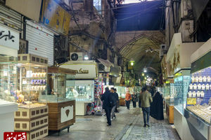 اینجا بازار بزرگ تهران؛ کرکره‌ها بالاست اما دخل‌ها آب رفته | سبزه میدان فعلا جان ندارد | مردم می‌آیند اما نه برای خرید!