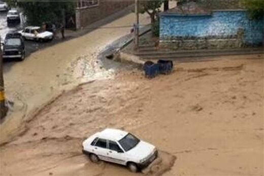 آخرین وضعیت سیل در تهران/ ۱۴ خودرو را آب برد و یک نفر در سیل کشته شد