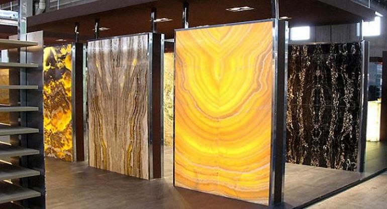 حضور بازرگانان خارجی در نمایشگاه سنگ 8 هزار تنی/ از غرفه سنگ مرمر افغانستان تا تجهیزات ایتالیایی