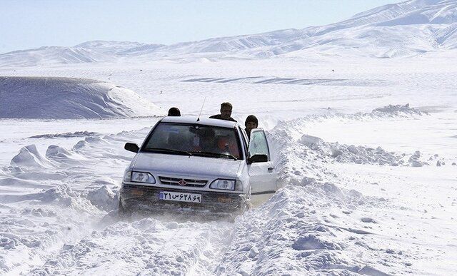 بارش برف راه 185 روستا در کرمانشاه را مسدود کرد