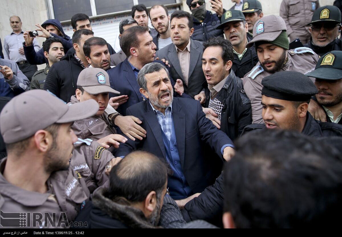 محمود احمدی‌نژاد عصبانی شده است