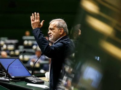 تصاویر| روز متفاوت پزشکیان در کنار همکاران سابقش | قالیباف به استقبال رفت