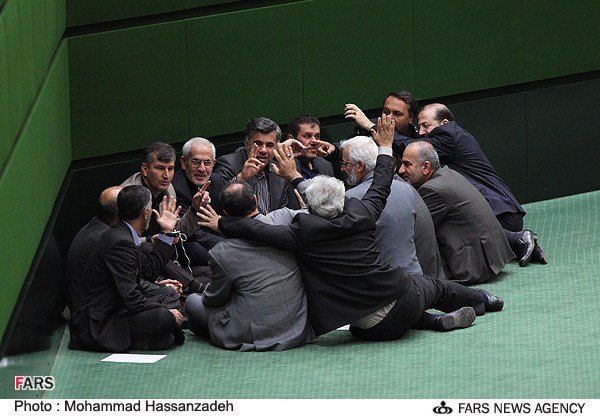 کارت های زرد روحانی بیشتر از احمدی نژاد