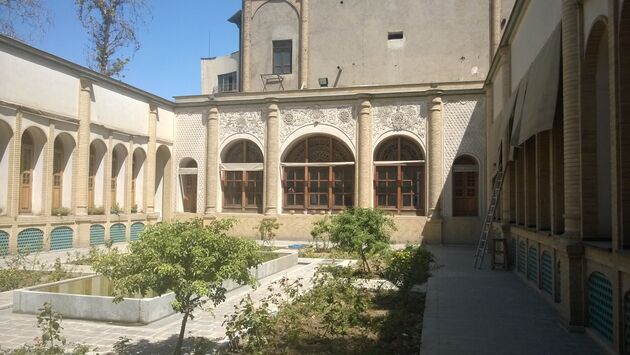 روزهای عجیب یک عمارت/وقتی سرمایه‌ای باندپیچی می‌شود+گزارش تصویری