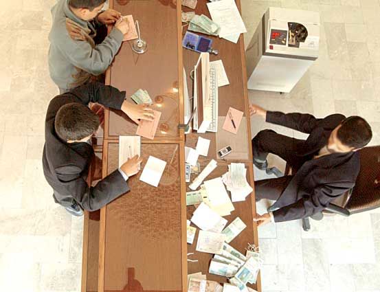 بانک قوامین در سیستان‌وبلوچستان استخدام می‌کند