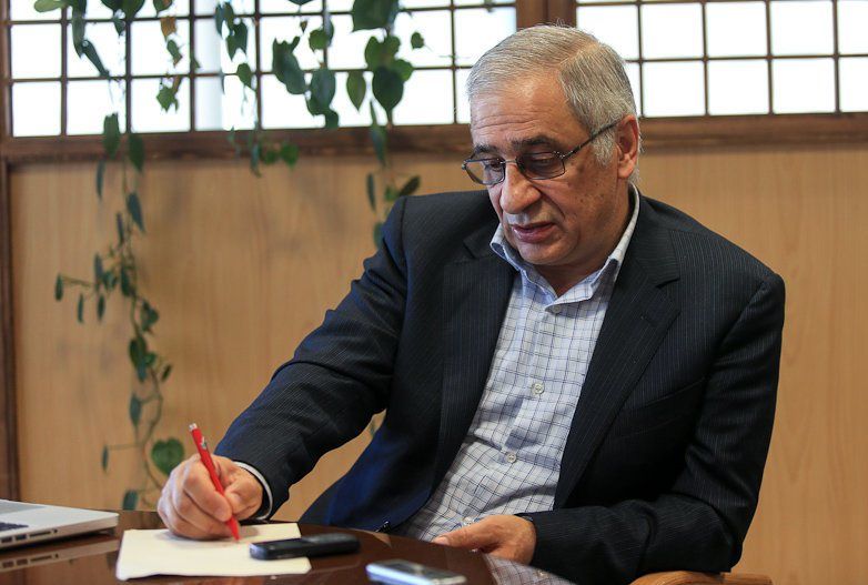 خاطره  جدل اقتصادی مظاهری و احمدی نژاد