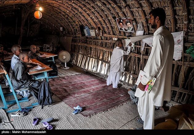 مدرسه کپری در سیستان و بلوچستان