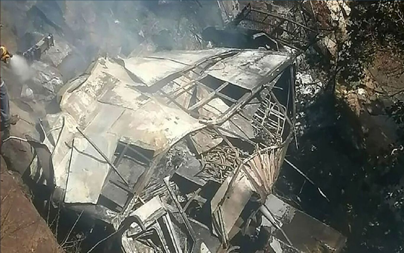 سقوط مرگبار یک اتوبوس به دره / سرنوشت مسافران چه شد؟