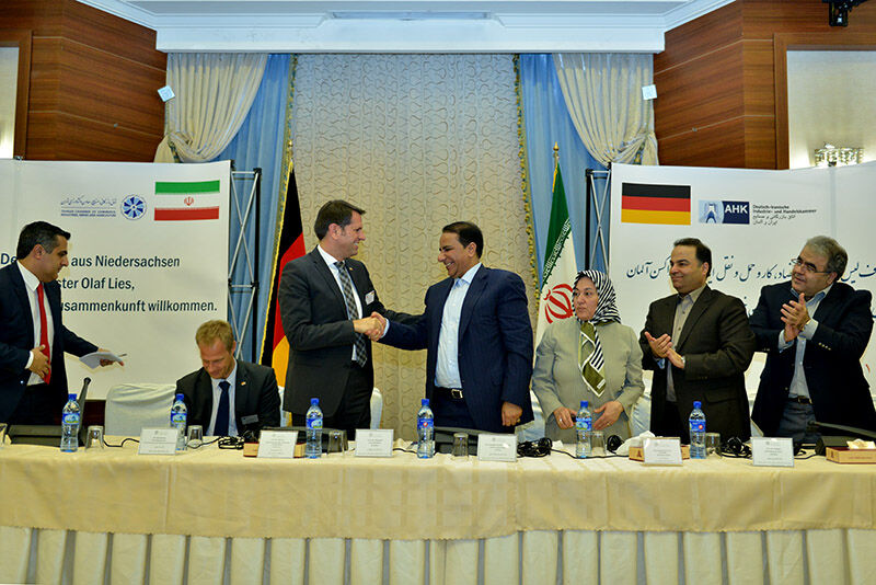 خیز آلمان‌ها برای سرمایه‌گذاری در ایران/ حضور عضو هیات‌مدیره فولکس‌واگن در ایران
