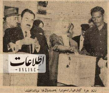قابی قدیمی و خاطره ساز از انتخابات ۶۰ سال پیش + عکس