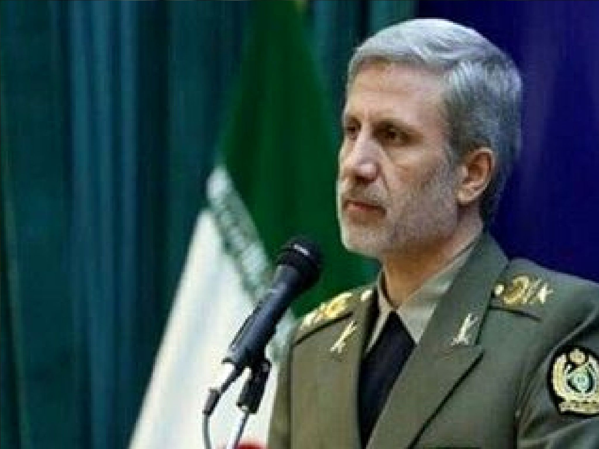 فرمانده کل ارتش: نیروهای مسلح با آمادگی کامل در برابر تهدیدات دشمن 
ایستاده‌اند