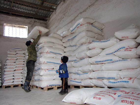 ایرانی‌ها سالانه چقدر شکر می‌خورند؟/ 2.5 هزار میلیاردی که به جیب خارجی‌ها می‌رود