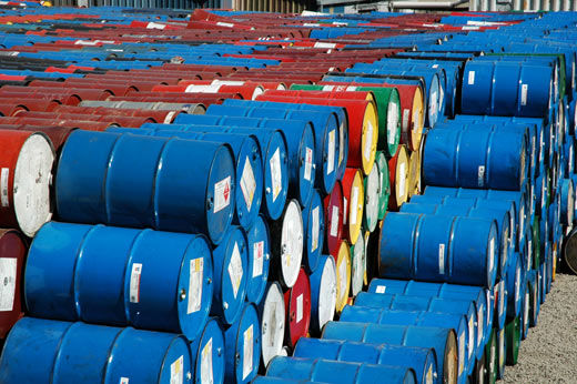 افت قیمت نفت با تاخیر ۵ ماهه بر اقتصاد ایران اثر می گذارد