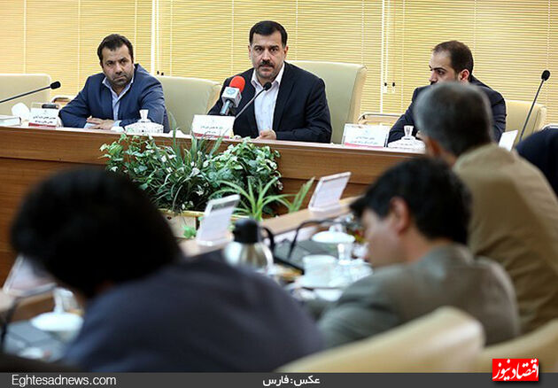 تصاویر منتخب اقتصادی امروز/از بهره‌برداری یک قطار خاص تا بیل‌گردانی در استان مرکزی