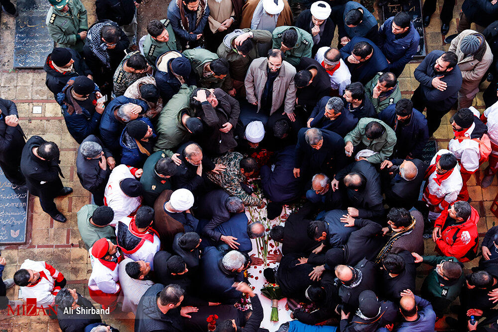 تصاویری از مراسم تدفین سردار سلیمانی در کرمان