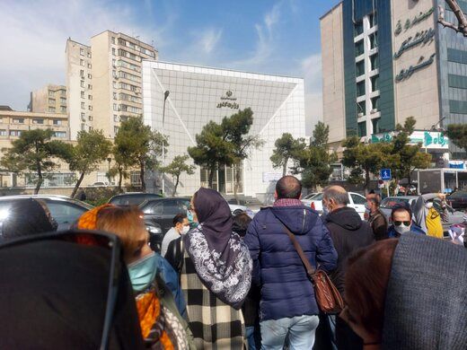 تجمع بیماران دیالیزی و کلیوی مقابل وزارت کشور+جزئیات