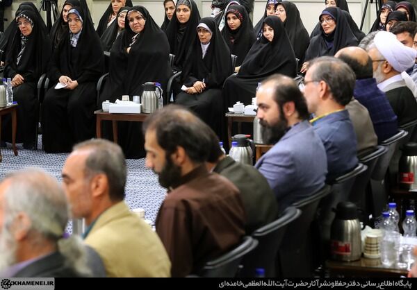 دیدار شاعران با رهبری