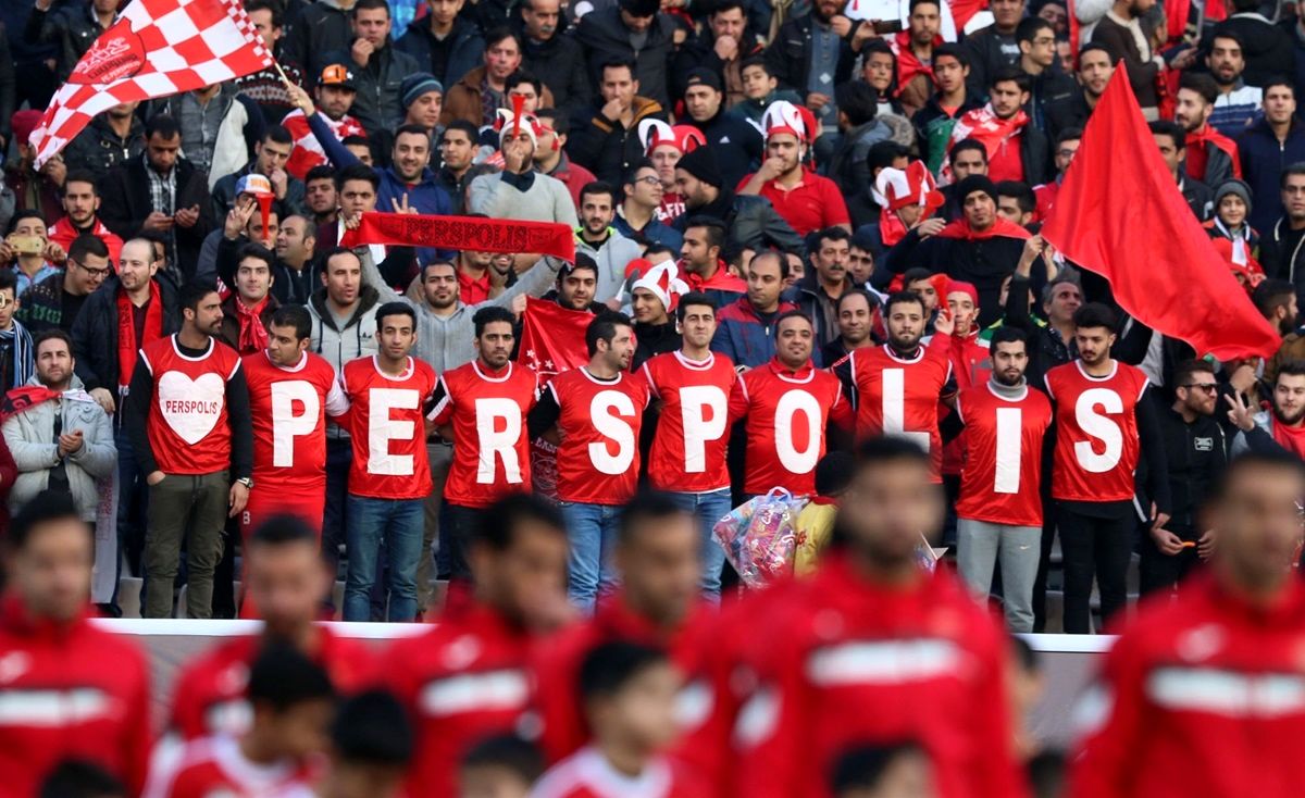 دو دختر هوادار پرسپولیس به عمان رفتند +عکس