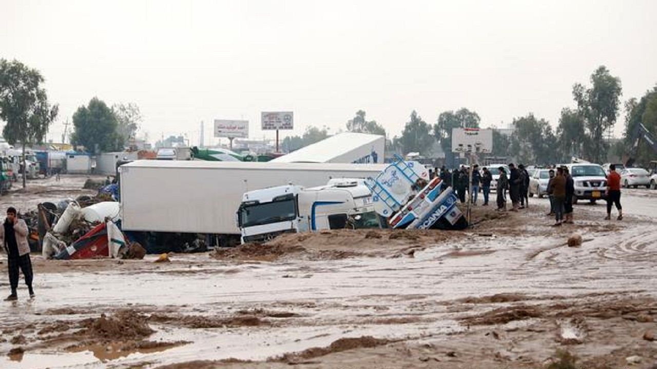 عکس| سیل عراق را فرا گرفت/ ۱۱ کشته درپی بارش شدید باران