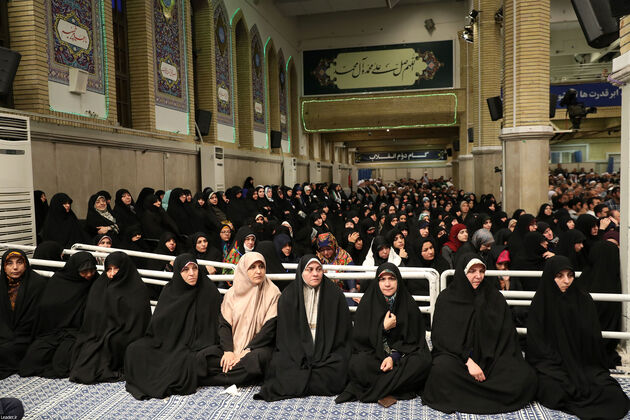 تصاویر دیدار مسئولان نظام، مهمانان کنفرانس وحدت و سفرای کشورهای اسلامی با رهبری