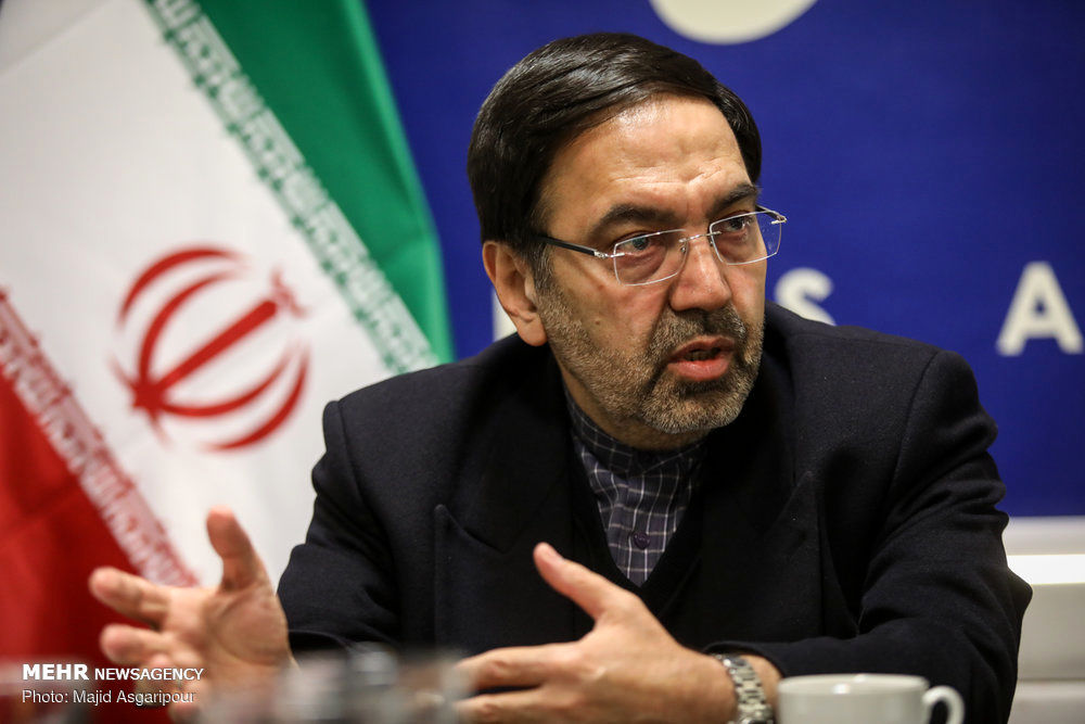 دلفی:  تیم مذاکره‌کننده باید با دست پرتر در مذاکرات شرکت کند/ احتمالا حل مرحله‌ای مباحث میان ایران و آمریکا یکی از روش‌ها باشد