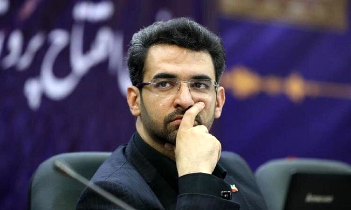 کنایه وزیر روحانی به دستیار قالیباف درباره مجموعه طاقچه