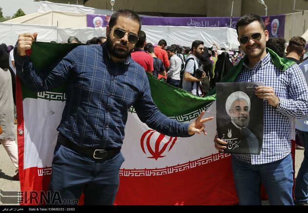 تصاویر همایش حامیان حسن روحانی در ورزشگاه آزادی