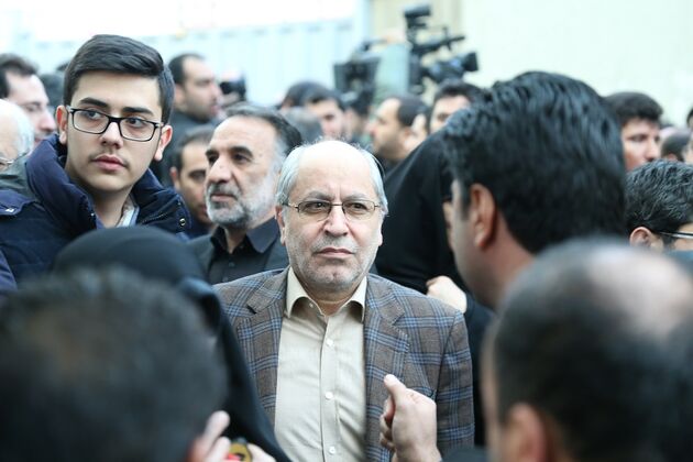 وداع مسئولان با پیکر آیت الله هاشمی در حسینیه جماران