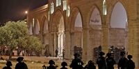 یورش نظامیان صهیونیست به روزه‌داران فلسطینی در مسجدالاقصی 