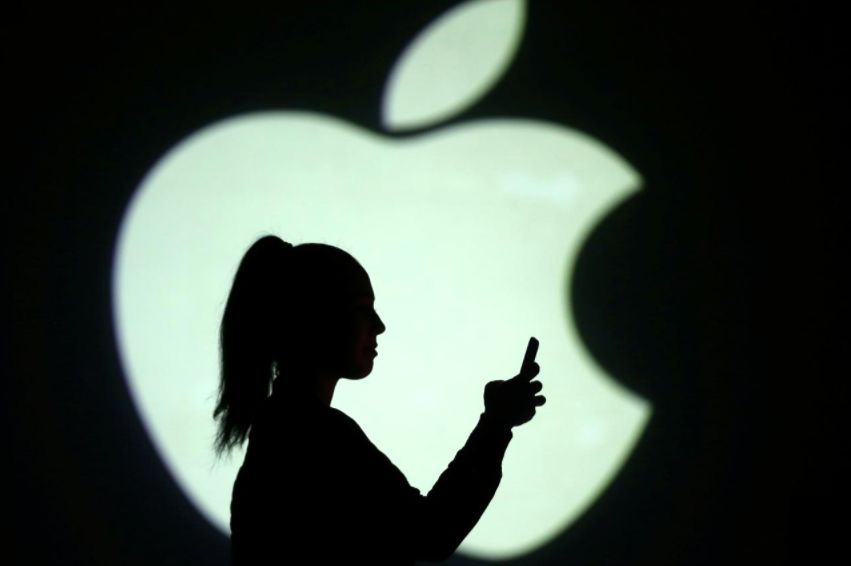 اپل به شرکتی یک تریلیون دلاری بدل شد