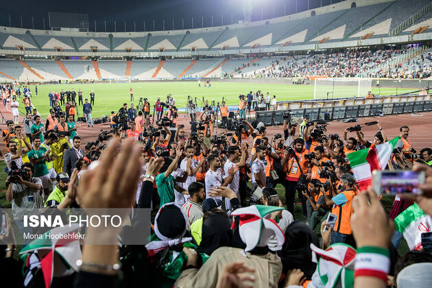 منتخب تصاویر نخستین حضور قانونی زنان ایرانی در ورزشگاه آزادی