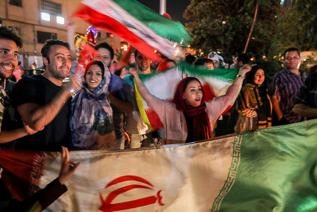 حضور بانوان ایرانی در یک استادیوم برای دیدن فوتبال +عکس
