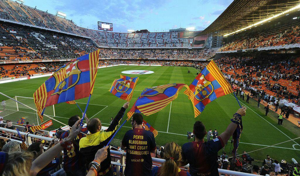 بارسلونا از فروش نام استادیوم خود صرف نظر کرد