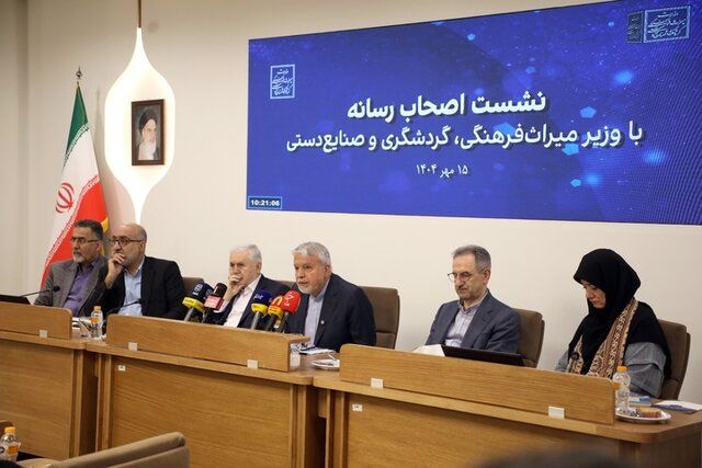 صالحی امیری: مولانا را نه به کشوری بخشیده‌ایم و نه کشوری آن را به ما بخشیده است