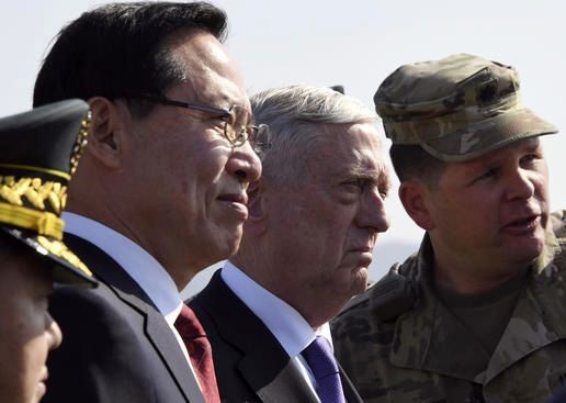 وزیر دفاع آمریکا در نقطه صفر مرزی دو کره + عکس