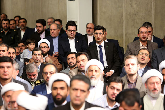 تصاویر دیدار مسئولان نظام، مهمانان کنفرانس وحدت و سفرای کشورهای اسلامی با رهبری