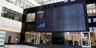 بورس دوباره گزینه اول سرمایه‌گذاری می‌شود؟ | ثابت: صندوق‌های سرمایه‌گذاری بازدهی‌ بیشتری از سپرده‌ بانکی دارند