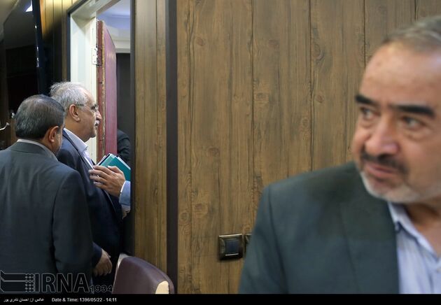 حضور کرباسیان و شریعتمداری در اتاق اصناف ایران