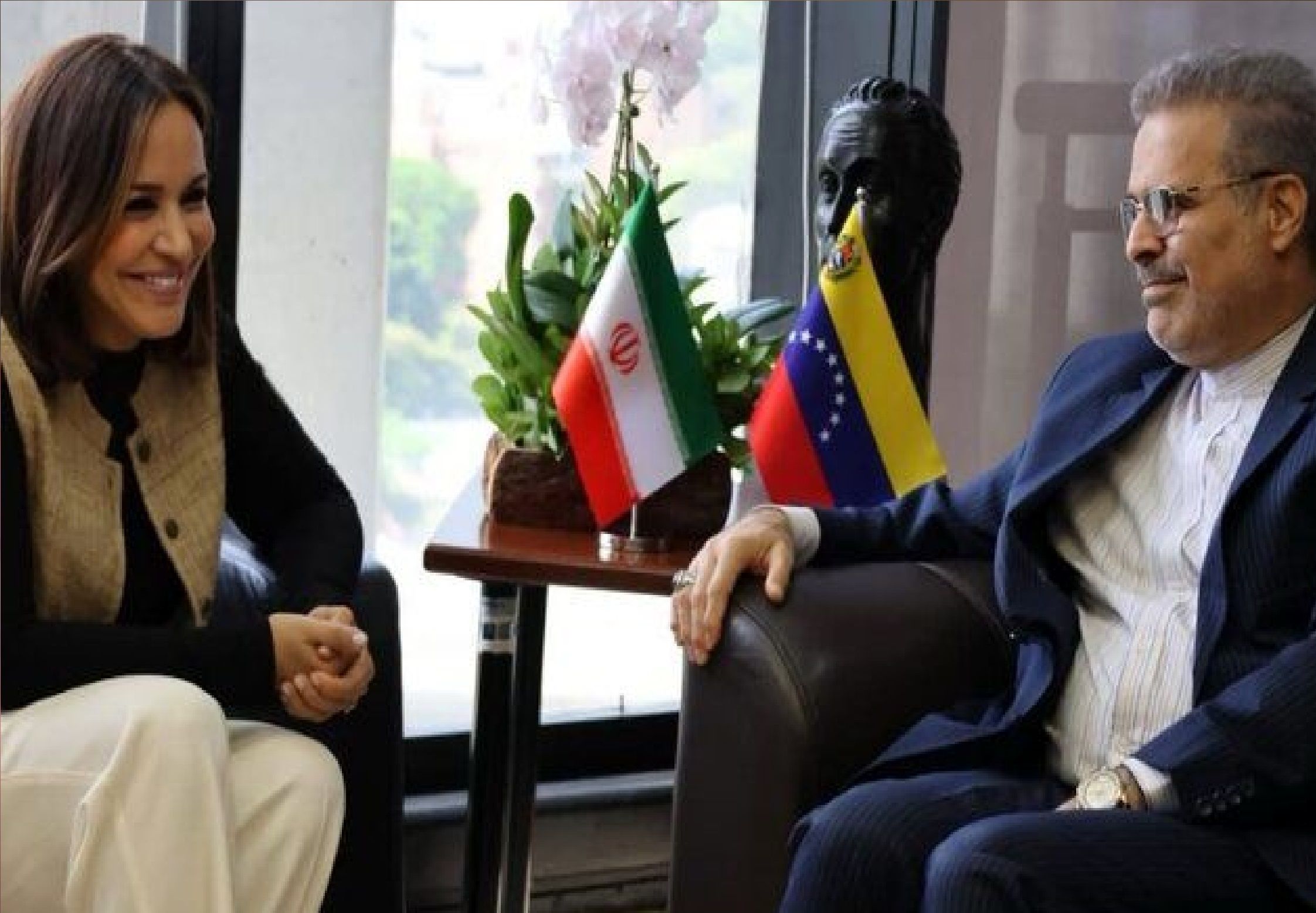  پیام اینستاگرامی وزیر تجارت خارجی ونزوئلا درباره دیدار با سفیر ایران 