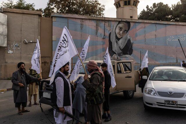 طالبان به زنان کادر درمان: به محل کارتان بازگردید