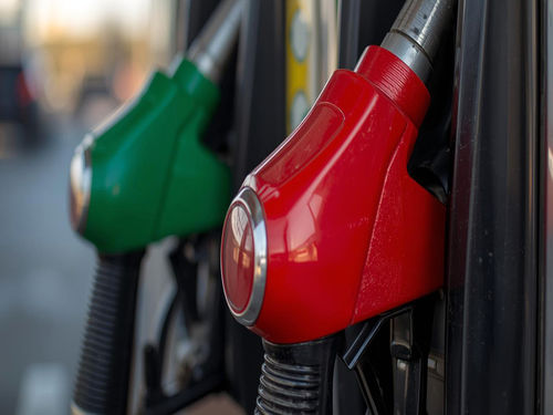 جزییات مهم از طرح سه نرخی شدن بنزین/ سخنگوی دولت: هرکس فقط با یک خودروی خود می‌تواند سوخت ۱۵۰۰ تومانی دریافت کند+ فیلم 