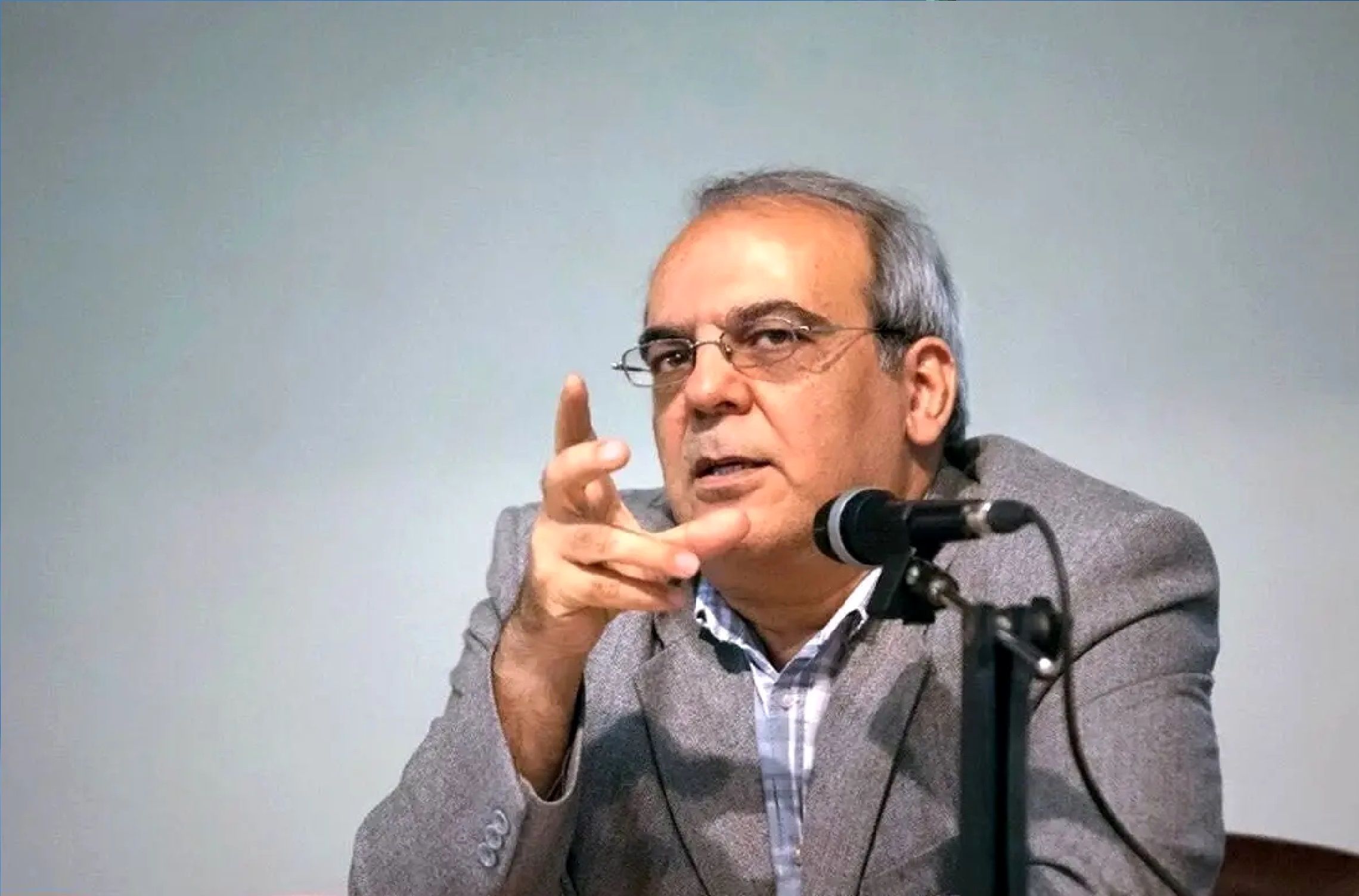 اعتراض عباس عبدی به ریاکاری سیاسی اصولگرایان / والا شما هم در زیانهایی که دیر یا زود به این نظام وارد خواهد شد، شریک هستید