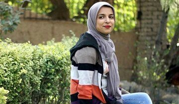 انتقاد روزنامه اطلاعات از حکم حبس برای زینب موسوی بخاطر اهانت به فردوسی/شاملو و گلستان هم علیه فردوسی حرف زدند، چون سوادش را نداشتند