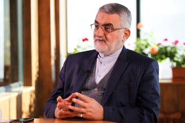 خبر مهم عضو کمیسیون امنیت ملی درباره توافق با عمان بر سر تنگه هرمز/ بروجردی: پاسخ ایران به حمله آمریکا به لارک یک هشدار بود/ در صورت تکرار پایگاه‌های بیشتری را می‌زنیم