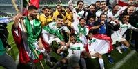 برج آزادی به رنگ پرچم ایران+عکس