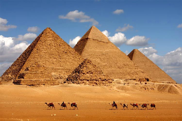 ساخت اهرام ثلاثه مصر در دنیای مجازی 