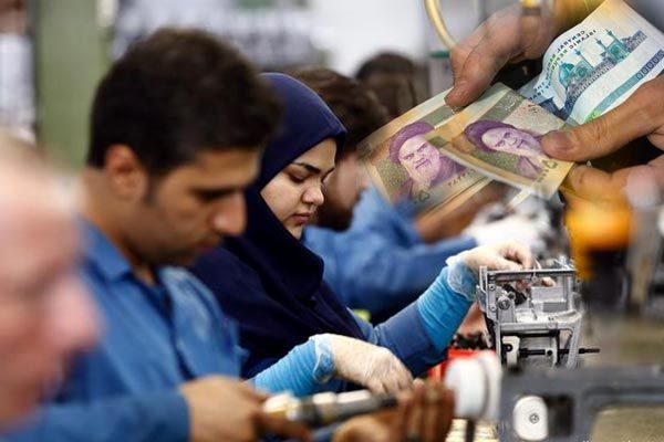 محرومیت کارگران از بیمه تامین اجتماعی / پرواز قیمت‌ها، جامعه‌ی کارگری را به سمت سقوط سوق داده است